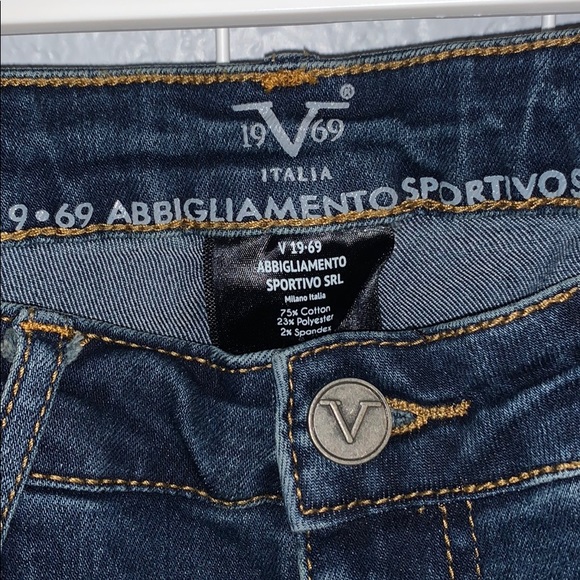 Multicolored floral embroidered jeans - Picture 3 of 4